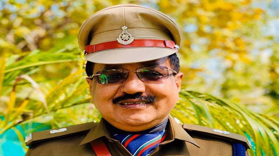 जिस पुलिस अफसर ने दिखाई थी लापरवाही