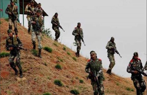 सुकमा में मुठभेड़: पेड़ों पर गोल‍िय