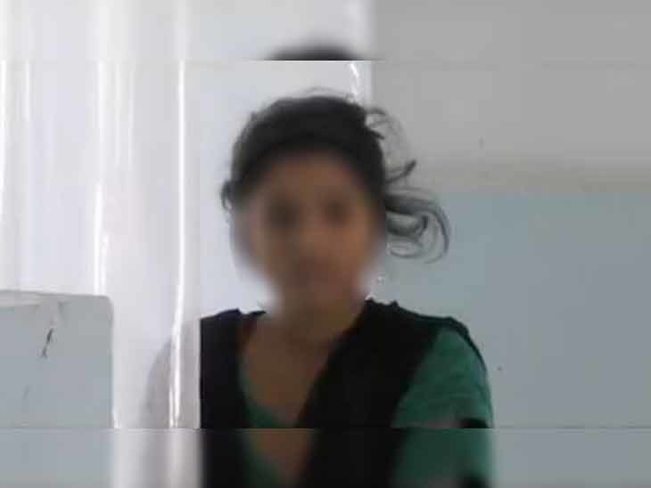 अपने बच्चे से मिलने के लिए तड़प रही 