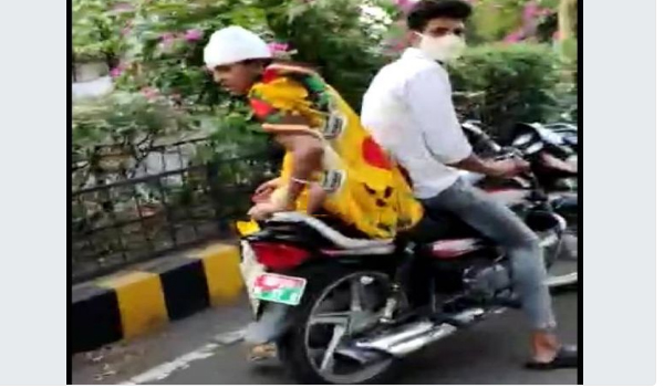 आरक्षक के डंडा अड़ाने से बाइक सवार म