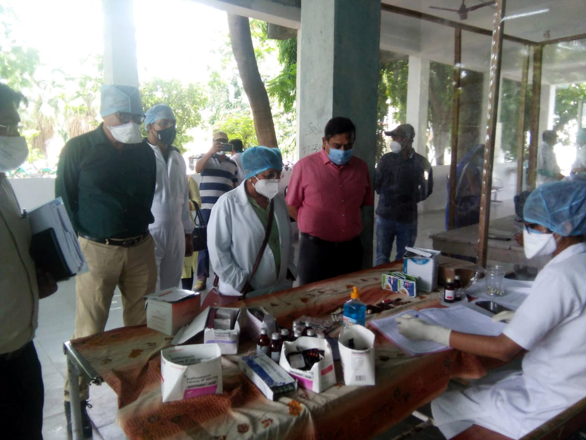 फीवर क्लीनिक पर अधिक से अधिक लोगों 