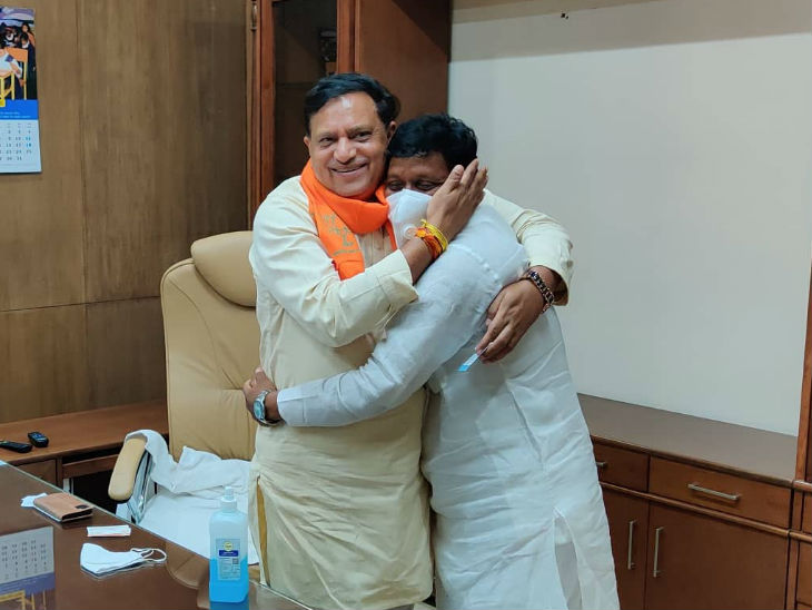 मुख्यमंत्री के साथ दो दिन पहले स्टे