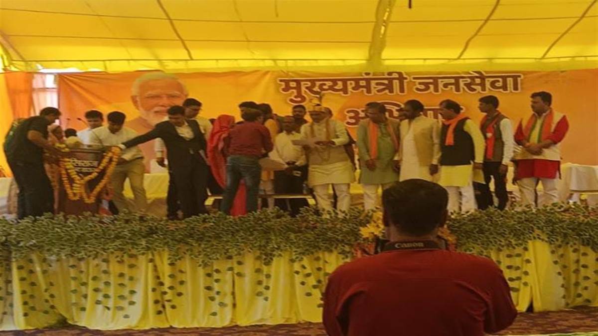मुख्यमंत्री ने जिला खाद्य आपूर्ति अ