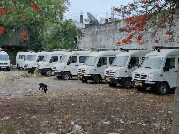 ठेका नहीं होने से इंदौर में पचास एं