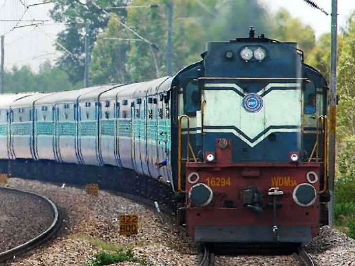 अनरिजर्व कोच में भी रिजर्वेशन जरूरी