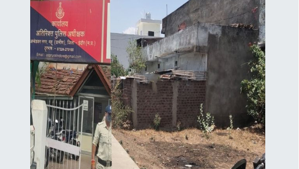 पाकिस्तान भेज चुकी हैं 2 हजार फोटो 