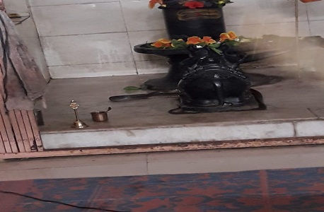 मंदिर में चल रहा था महामृत्युजंय का