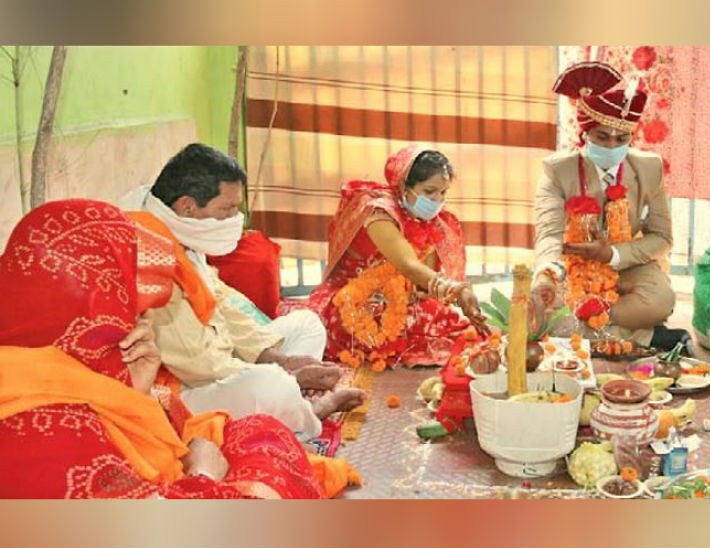 तृतीया पर बिना बैंड, बाजा और बारात 