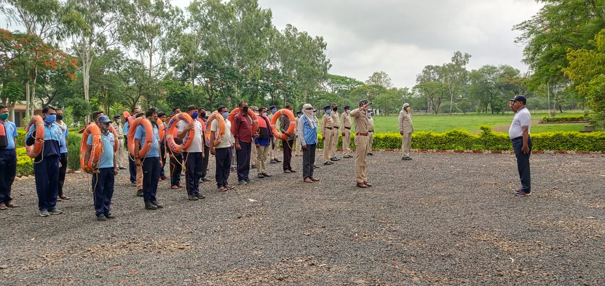 आपदा प्रबंधन रेस्क्यू टीम द्वारा धो