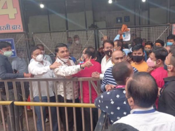 एक दिन में साढ़े 3 हजार भक्तों की एं