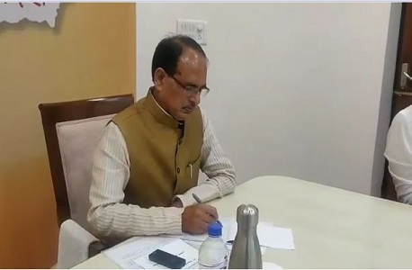 वल्लभ भवन और सीएम हाउस में बनाया गय