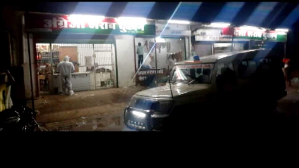 कोरोना मरीज को एंबुलेंस में छोड़ खर