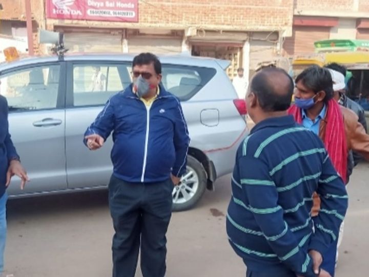 बहोड़ापुर कलारी के बाहर पड़े थे पानी 