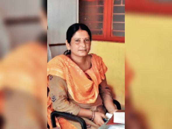 जज से रिश्तों के बीच पत्नी के आने स