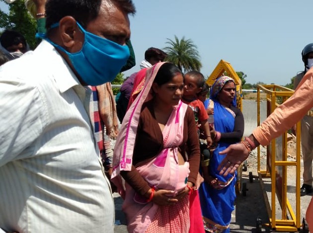 दूसरे प्रदेशों के सीमावर्ती जिलों क