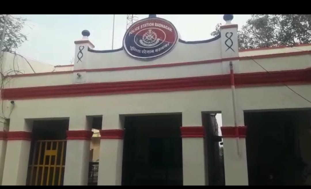 समाचार से बौखलाए भ्रष्टाचारी सचिव प