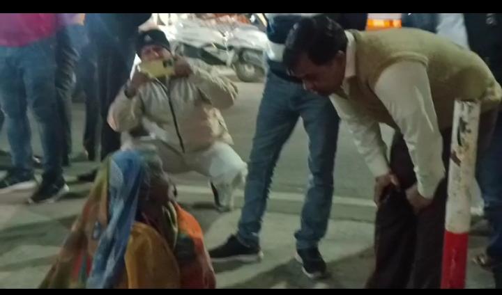 आधीरात को सड़क पर निकले कलेक्टर, खुल