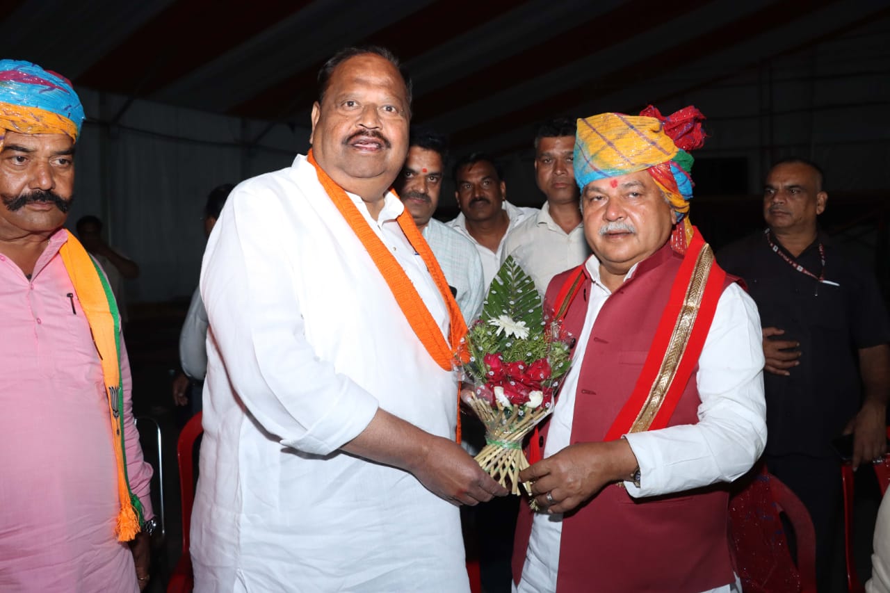 प्रधानमंत्री जी की जनसभा को अधिक से