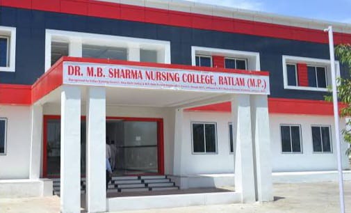 पैसे के लालच में निजी महाविद्यालय क
