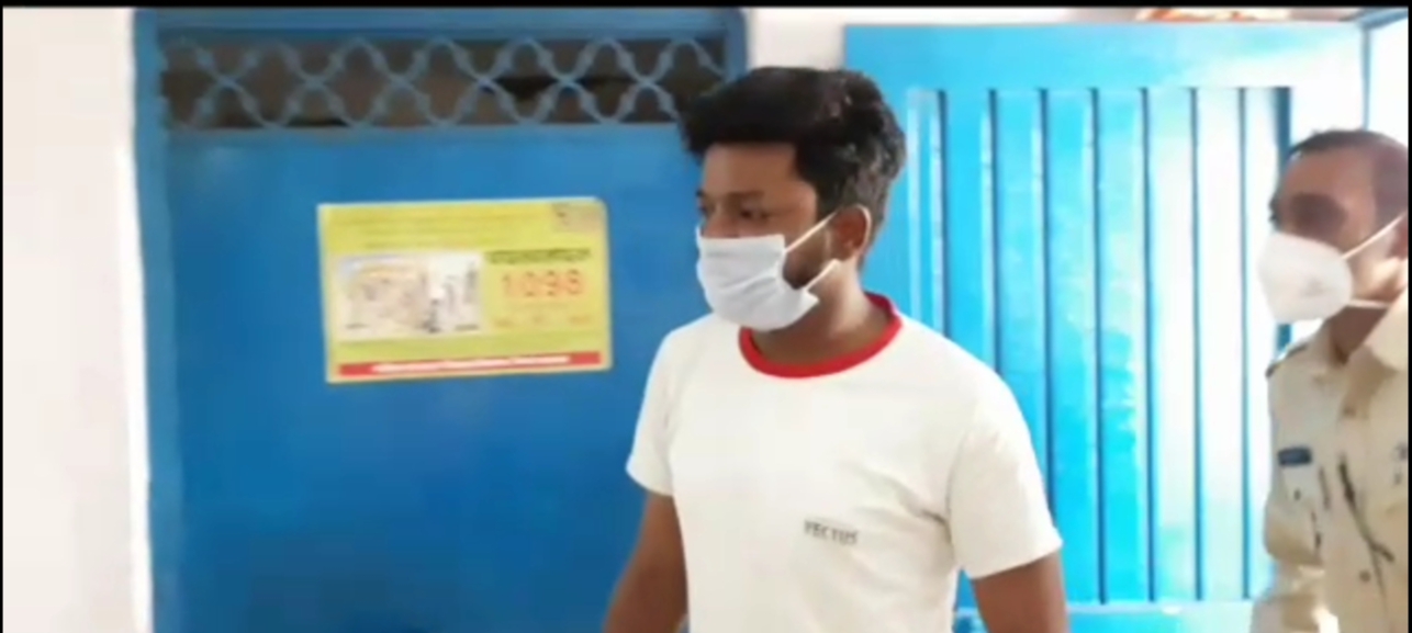 43 हजार की शराब के साथ आरोपी गिफ्ता