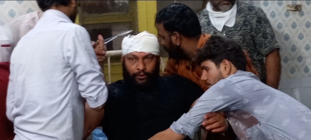कांग्रेस नेता संजय चौधरी ने एक युवक